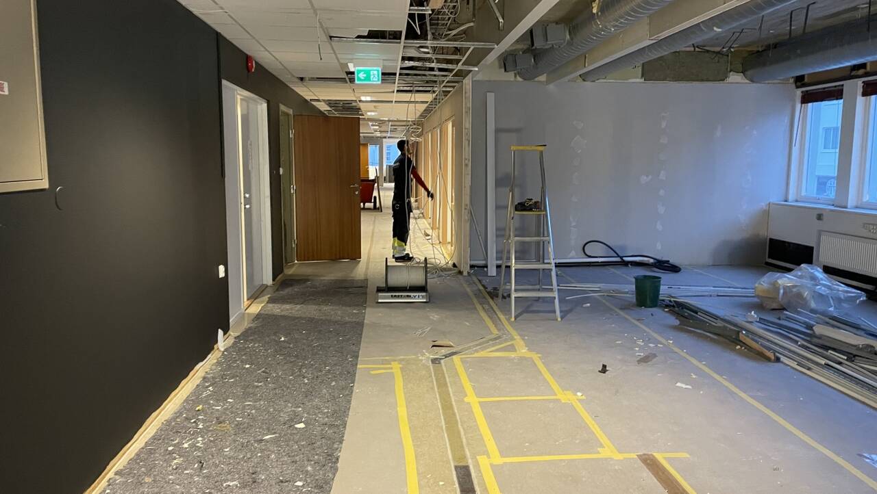 Renoveringsarbeidet pågår for fullt i 2. etasje i Fosnagata 13 Foto: Monica Kjøl Tornes