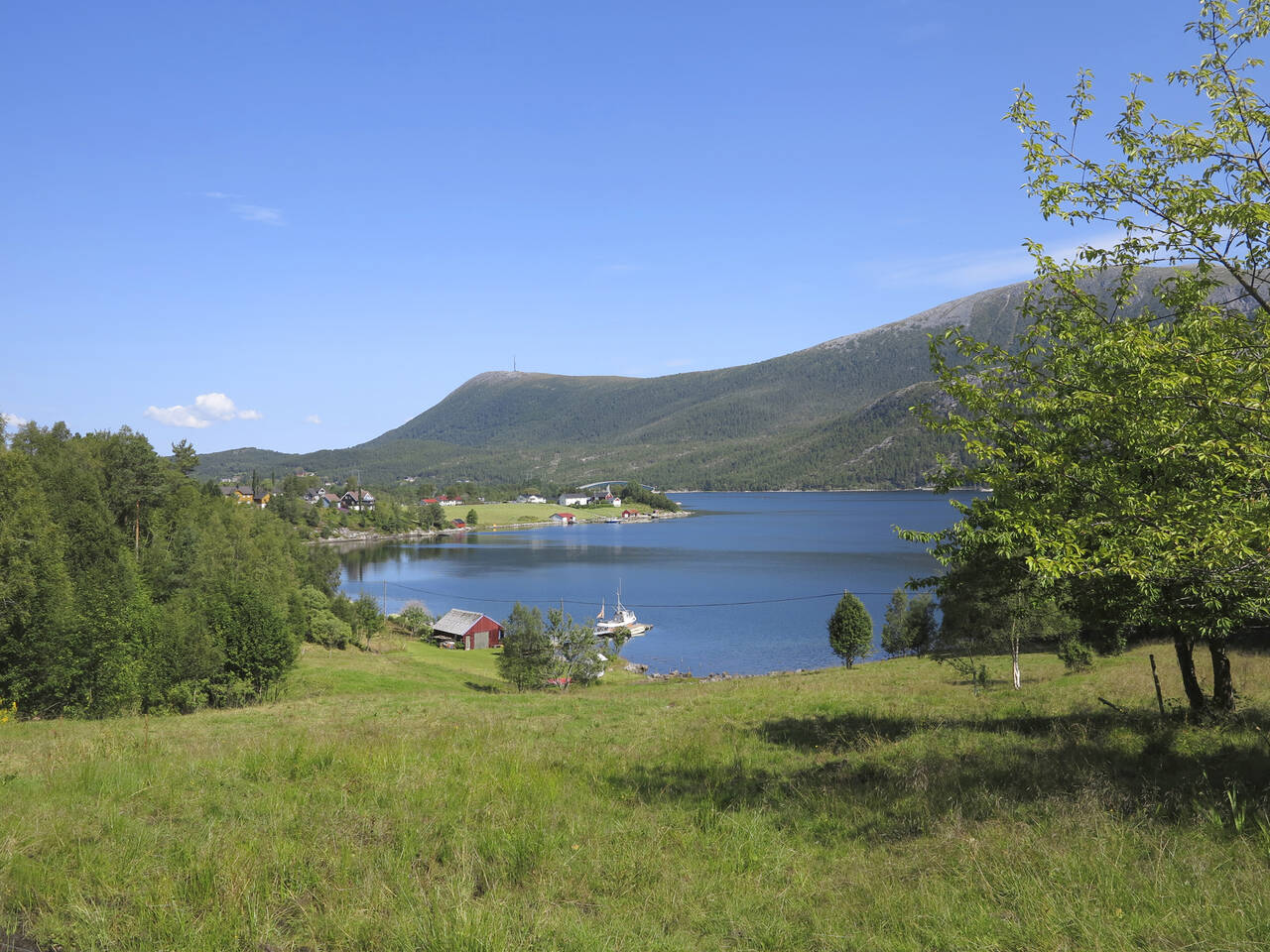 Aure kommune kan by på mange opplevelser. Her et parti fra Dromnessundet. Foto: Terje Holm