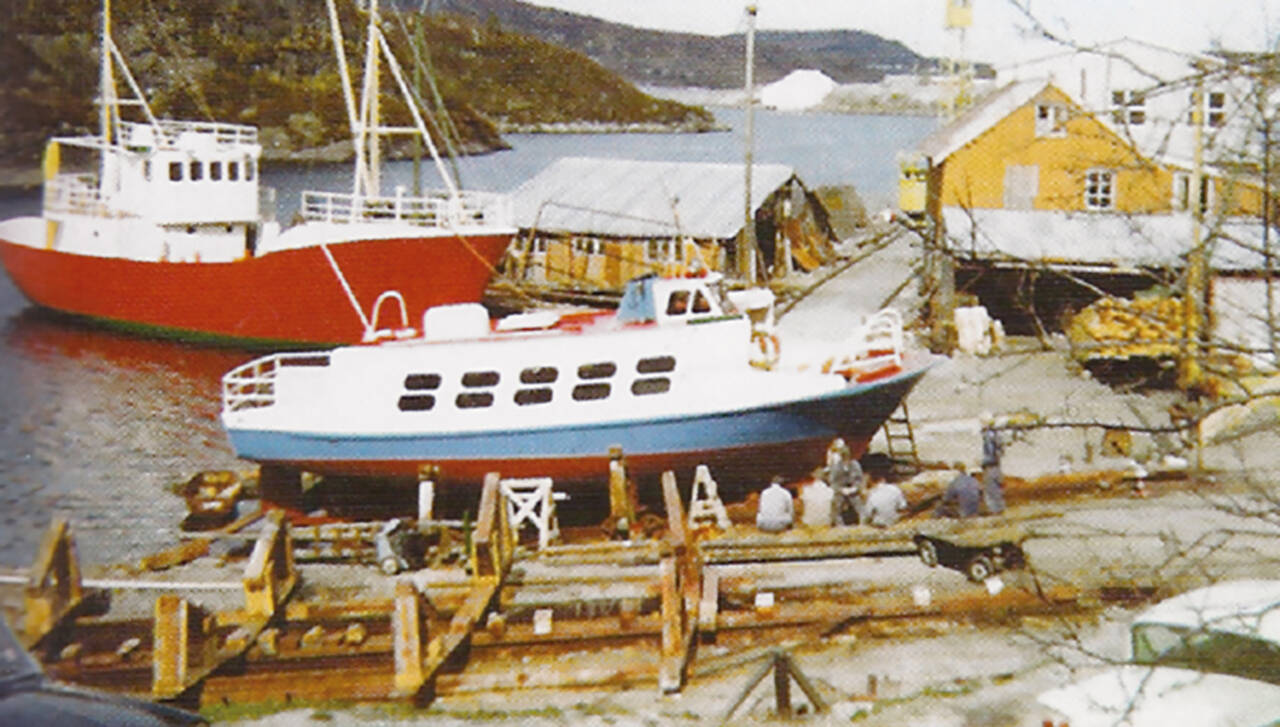 Kystvågen Slip og Båtbyggeri var en viktig arbeidsplass i Frei kommune i mange år. Her er passasjerbåten «Øybuss» klar for overlevering til Averøya i 1962. Bilde fra Strømsvåg-familien.