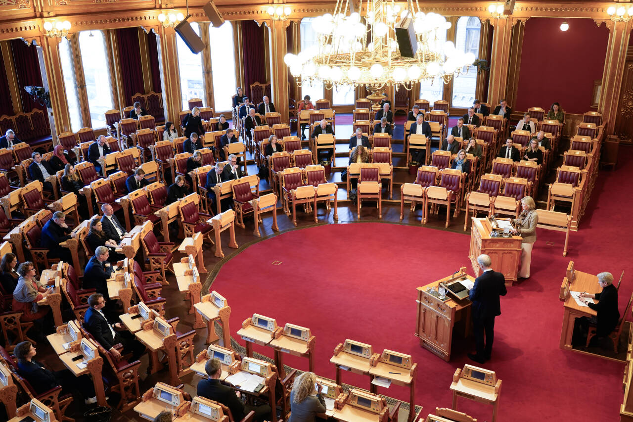 Opposisjonen på Stortinget krever at regjeringen raskt innfører EUs nye lovverk om kritiske råvarer. Foto: Terje Bendiksby / NTB