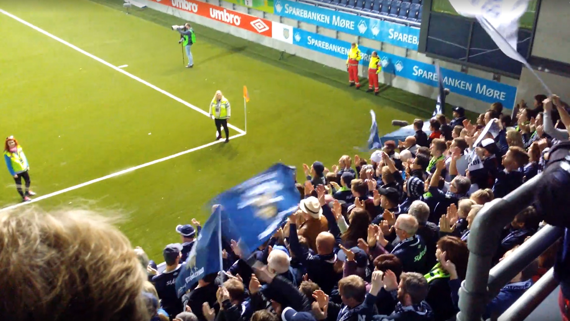 Uglan synger at de ikke vil hjem og støtter eget lag lenge etter at Colorline Stadion er tømt for Ålesundsupportere.