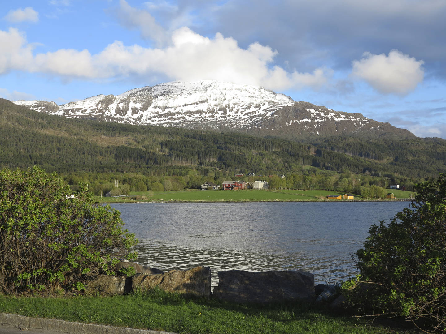 Fra Innreiten kan man gå fjelltur over Blåfjellet til Bøfjorden. Foto: Terje Holm