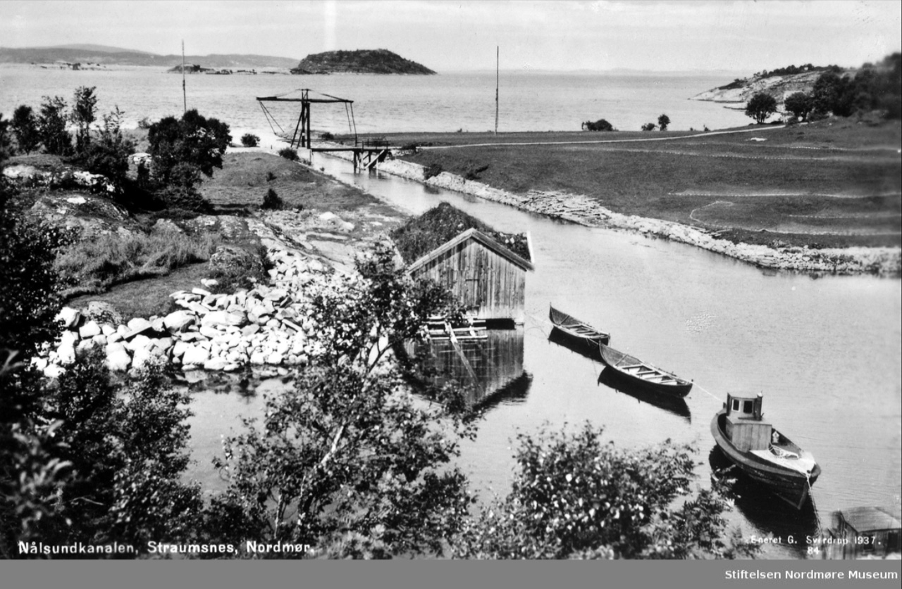 Nålsundkanalen. Fra Nordmøre Museums fotosamlinger
