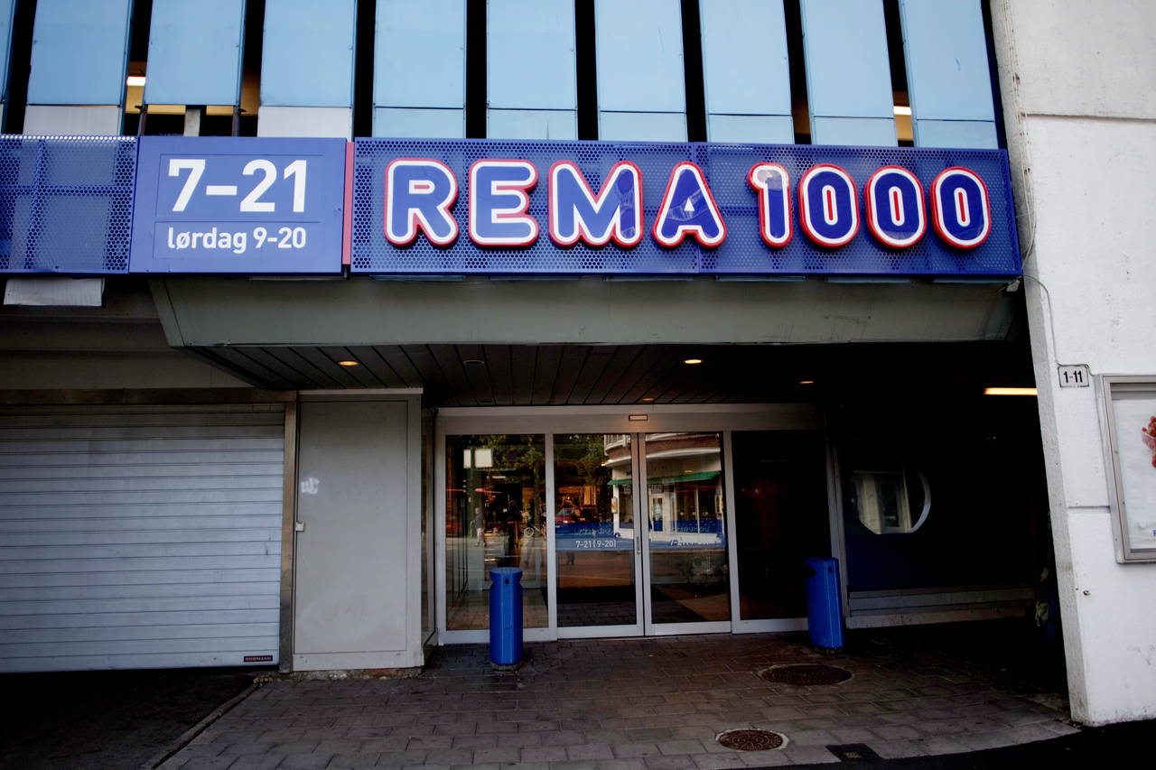 Rema 1000 er blant butikkjedene som har fått besøk av Konkurransetilsynet. Illustrasjonsfoto: Stian Lysberg Solum / NTB scanpix