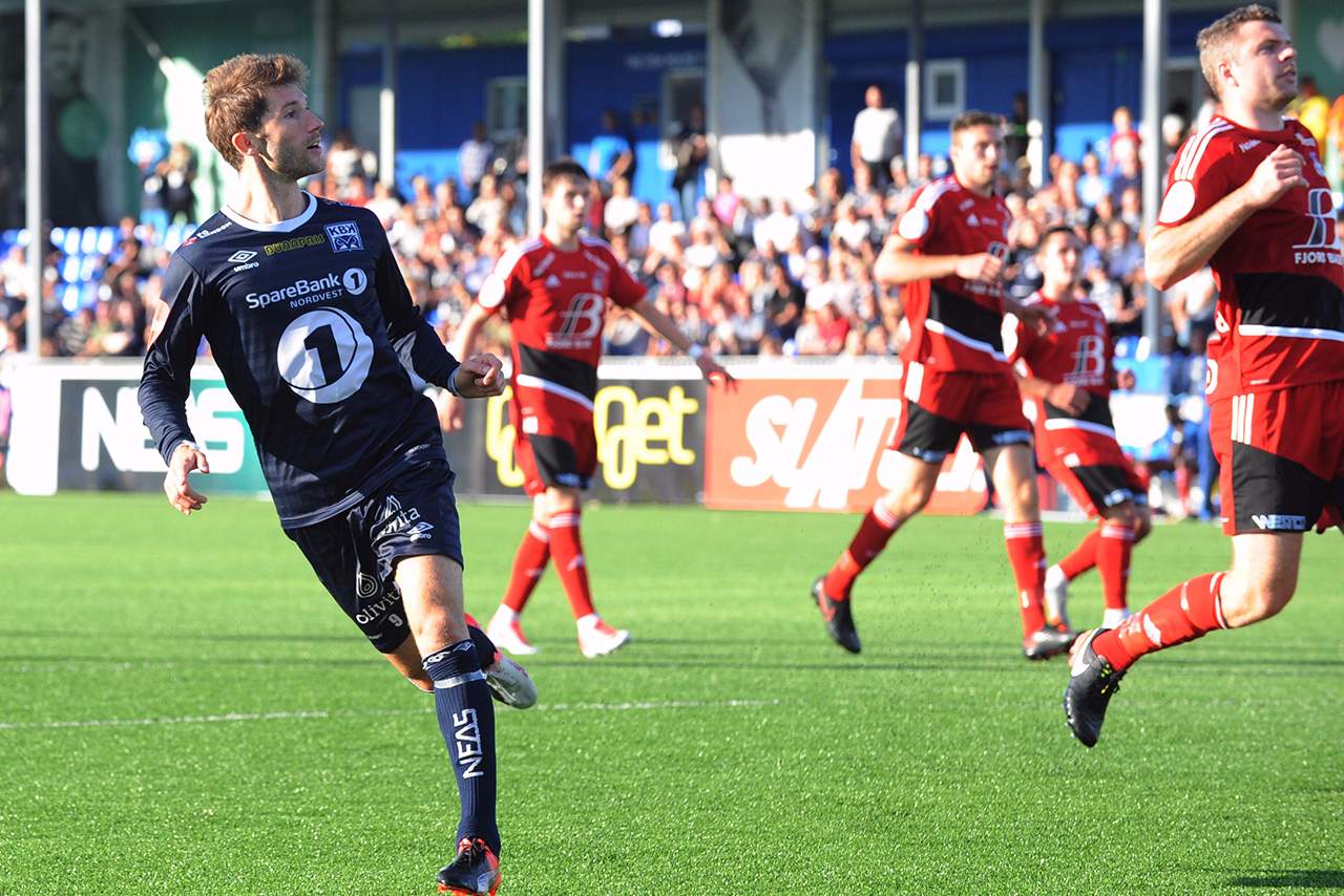 Liridon Kalludra puttet ballen i mål og sørget for seier 1–0 over Florø. Foto: Anders Tøsse / NTB scanpix